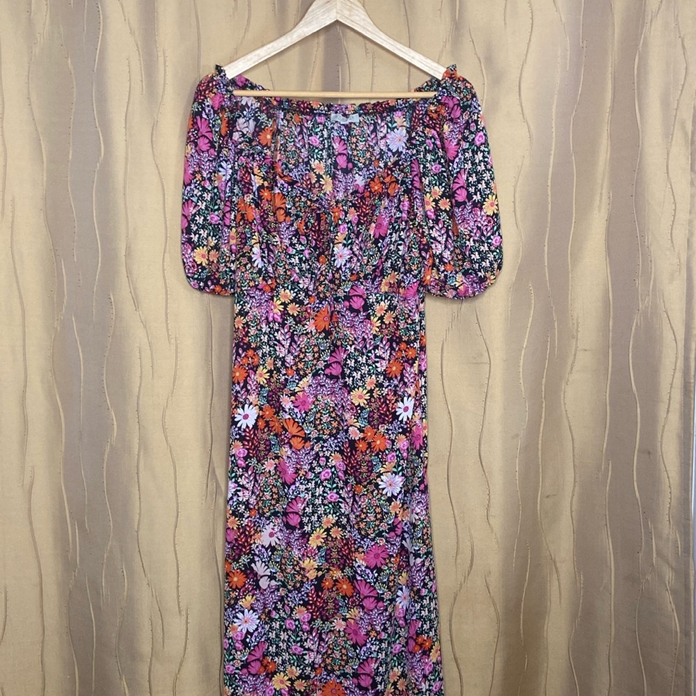 STATUS BY CHENAULT FLORAL MIDI DRESS. [SIZE: MEDIUM]